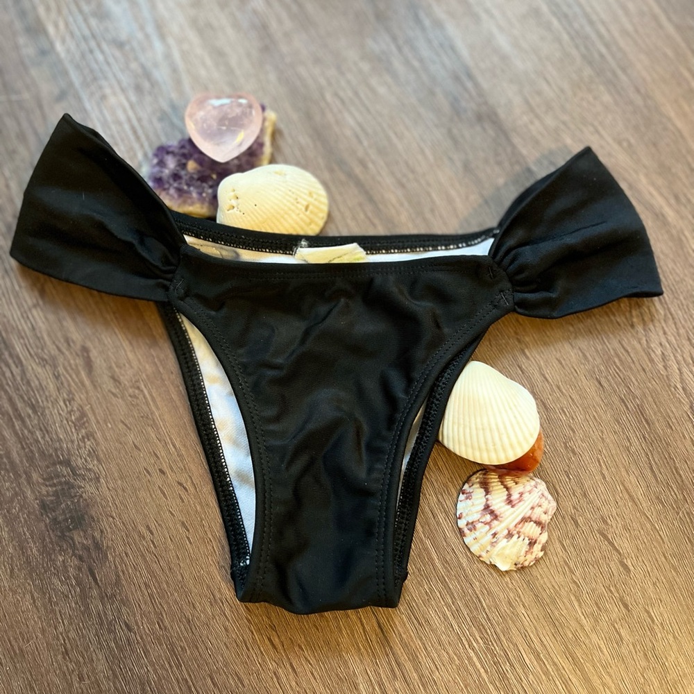 Black cheeky Brazilian bikini bottom